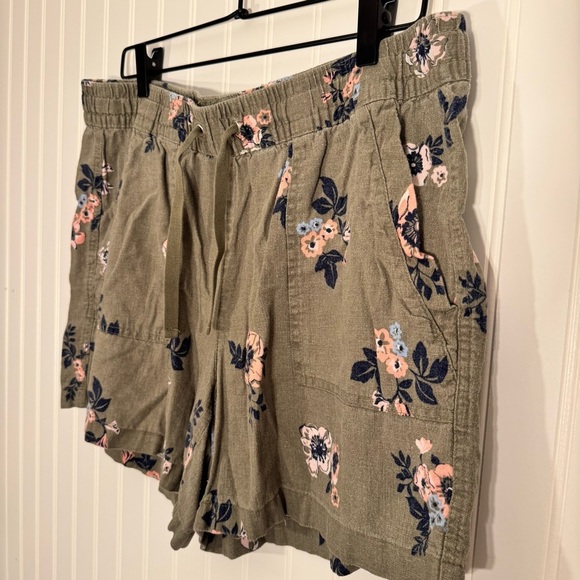Nautical Women’s Olive Green Floral Linen Blend Shorts With Pockets Size Large - Picture 3 of 10